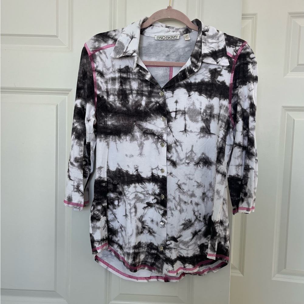 Sno Skins top, M